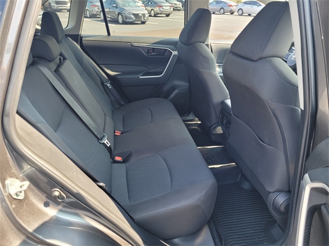 2022 Toyota RAV4 LE photo 12