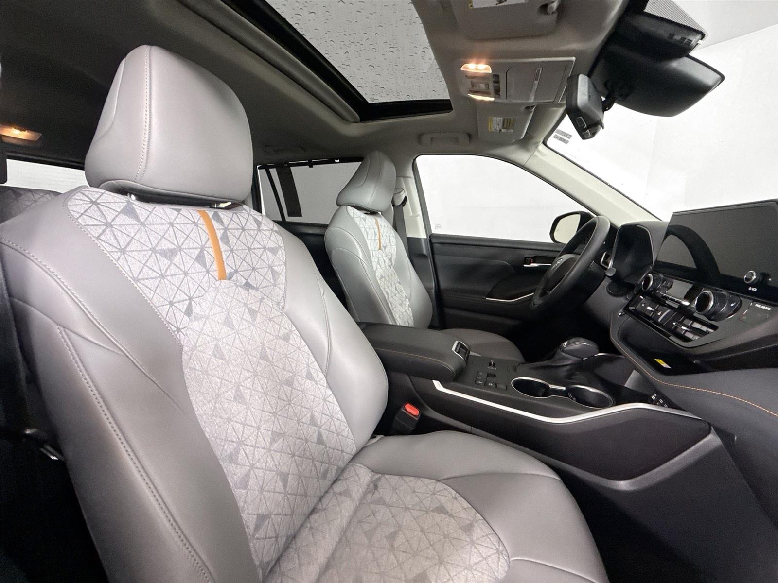 2023 Toyota Highlander Hybrid Bronze Edition photo 39