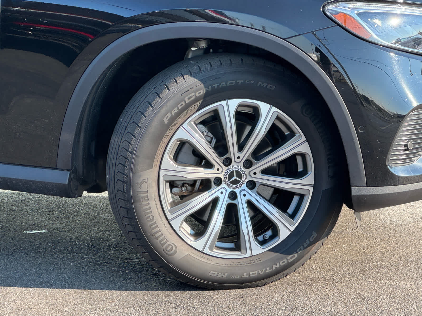 2024 Mercedes Benz GLC 300 4MATIC photo 2