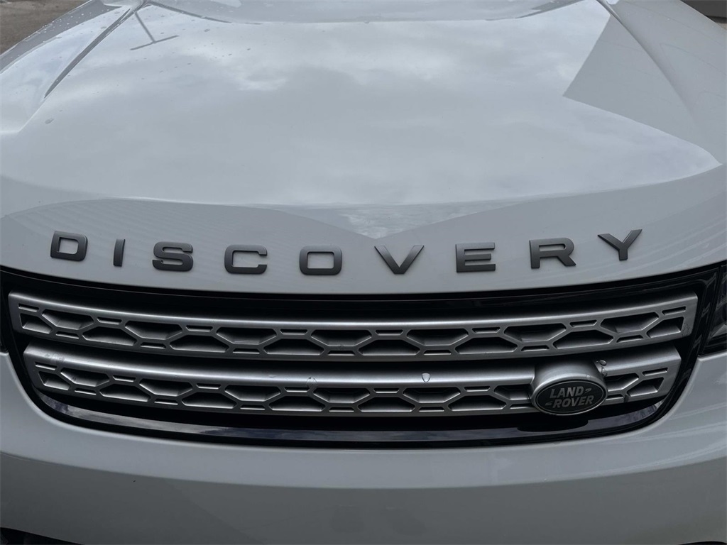 2020 Land Rover Discovery HSE photo 9