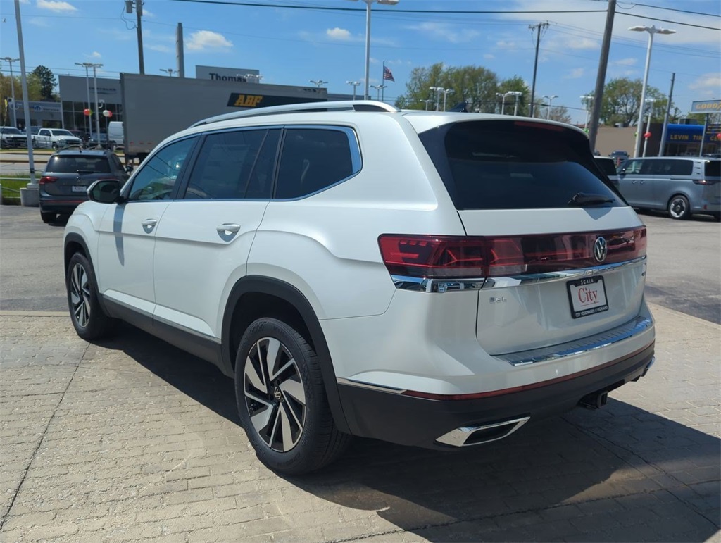 2025 Volkswagen Atlas SEL photo 4