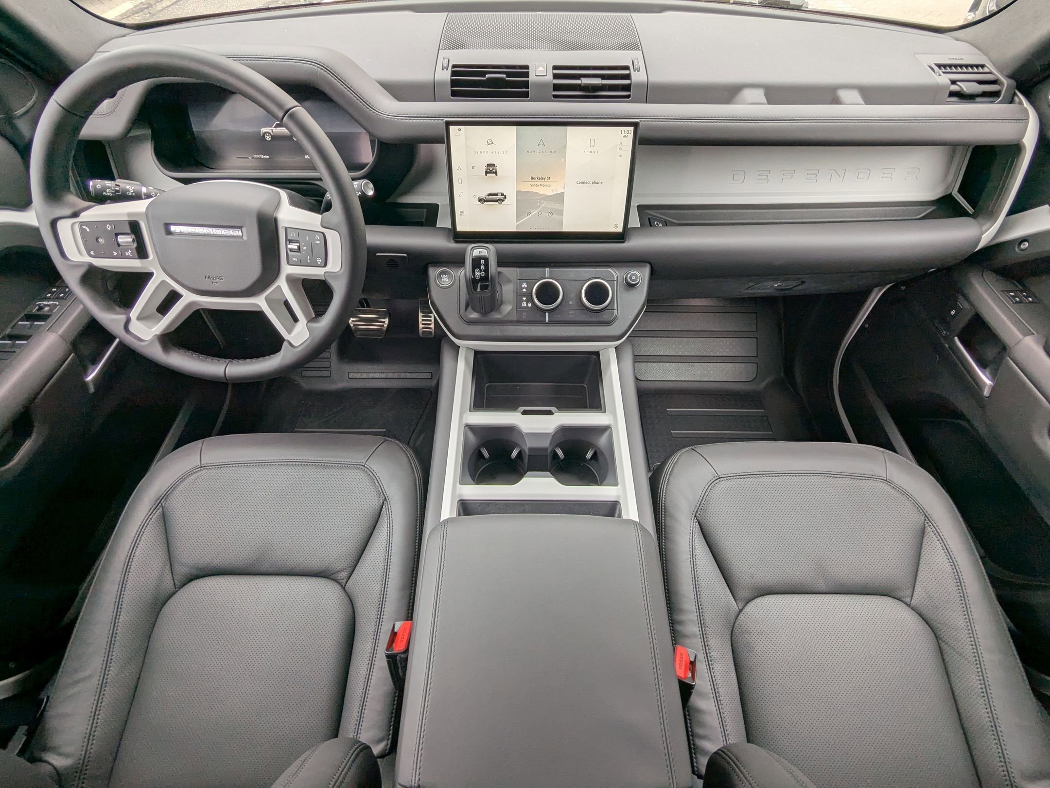 2025 Land Rover Defender 110 X-Dynamic SE photo 14