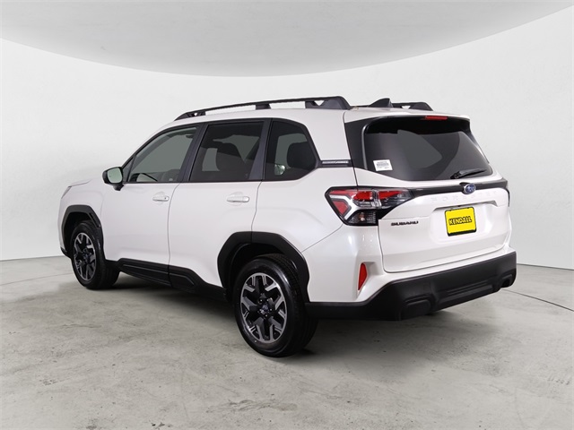 2025 Subaru Forester Premium photo 3