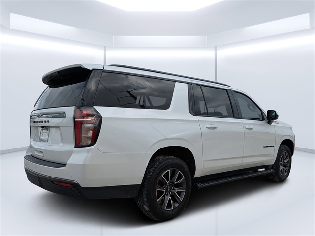 2022 Chevrolet Suburban Z71 photo 2
