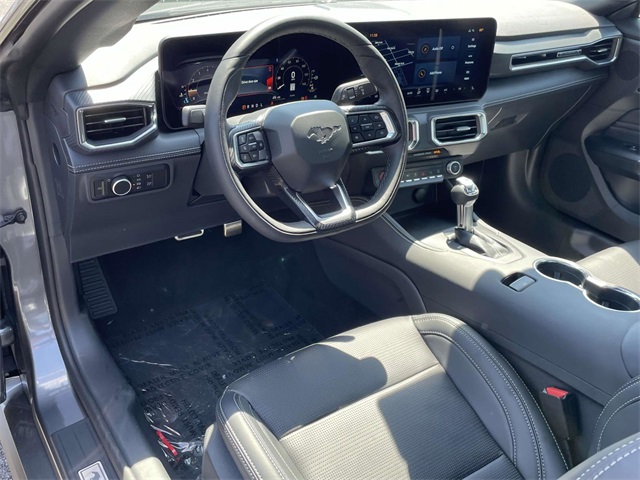 2025 Ford Mustang EcoBoost Premium photo 7