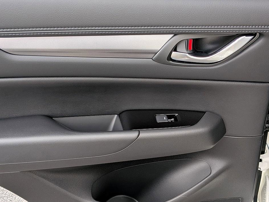 2025 Mazda CX-5 2.5 Select photo 24