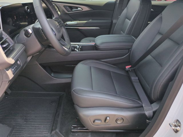 2026 Chevrolet Traverse photo 16