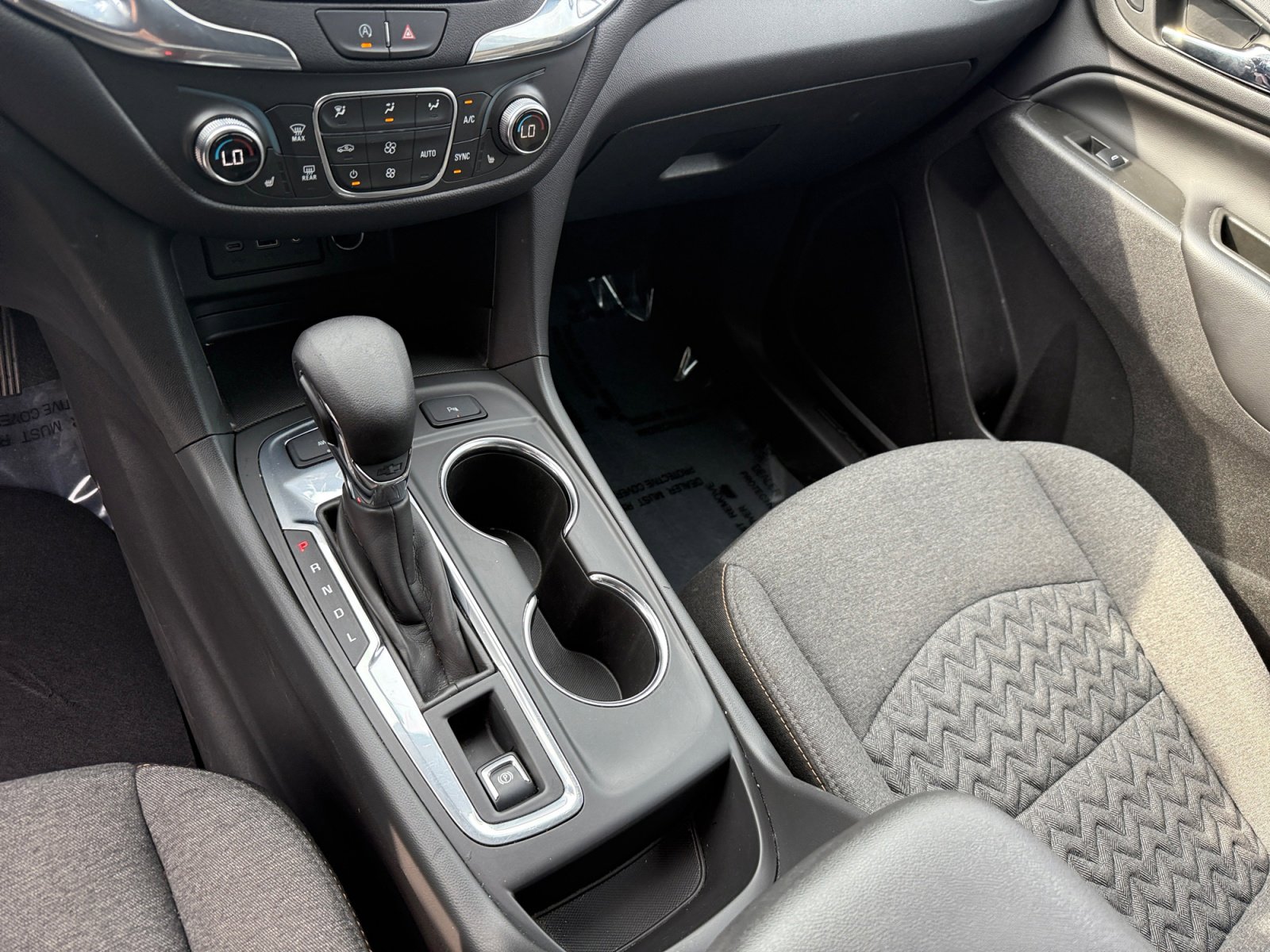 2024 Chevrolet Equinox LT photo 13