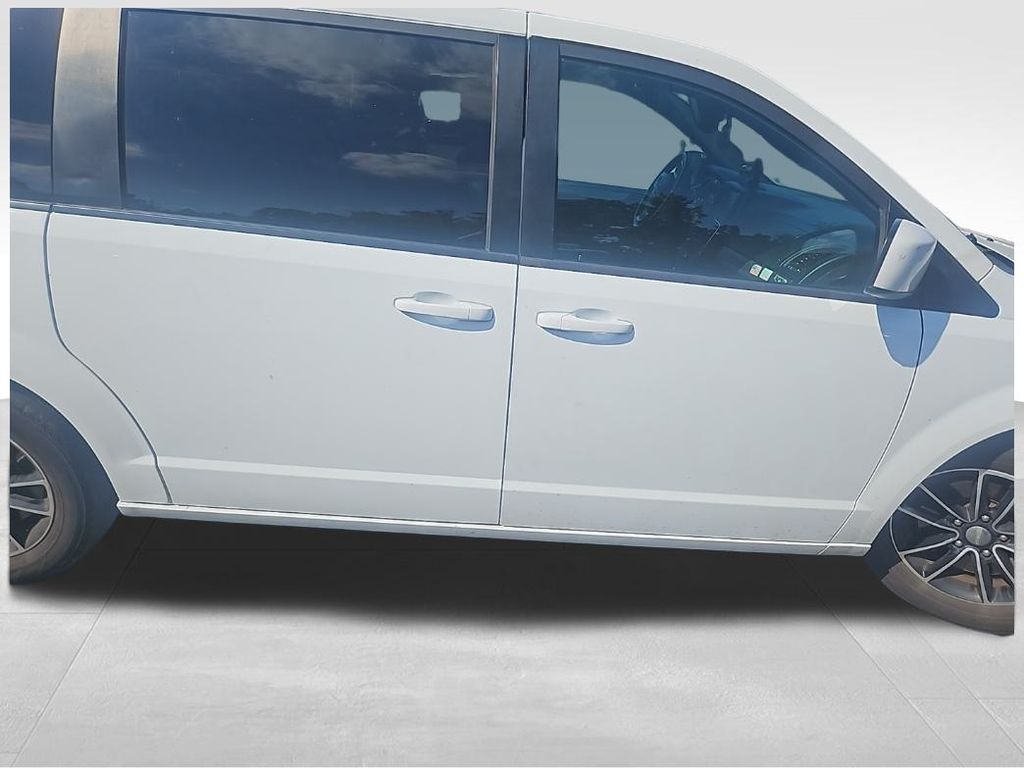 2018 Dodge Grand Caravan GT photo 3