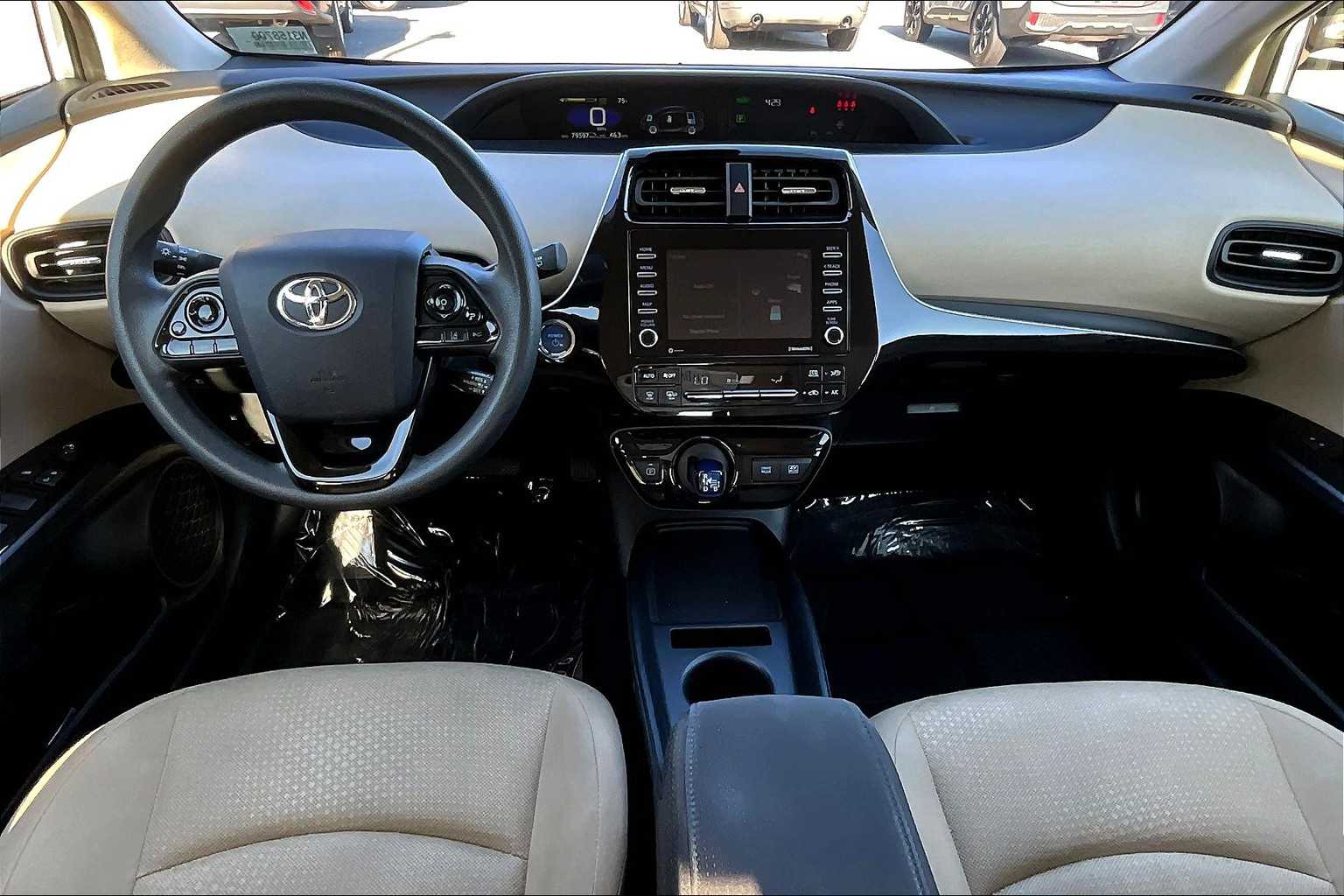 2022 Toyota Prius LE photo 13