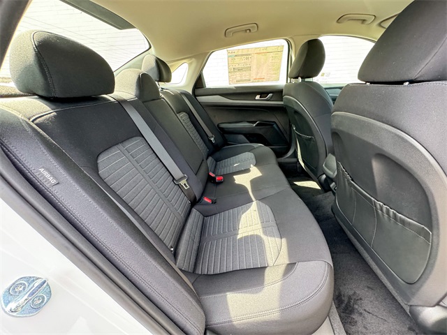 2025 Kia K5 LXS photo 17