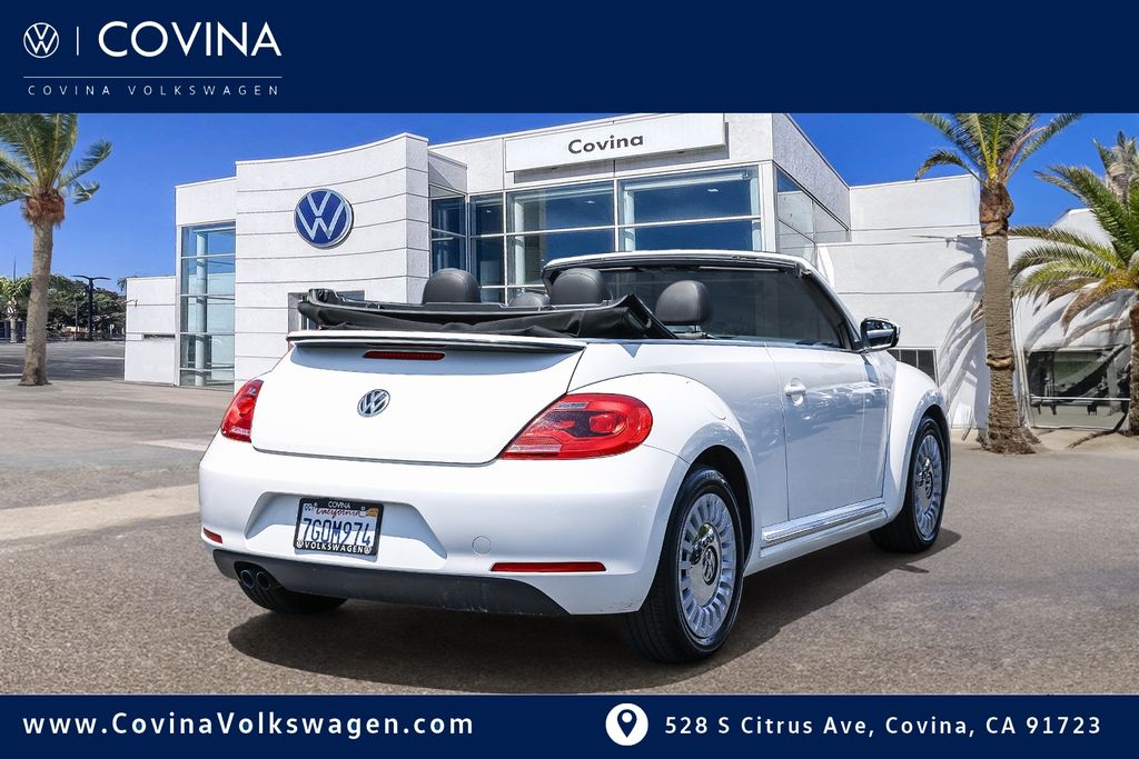 2013 Volkswagen Beetle 2.5L Convertible photo 3