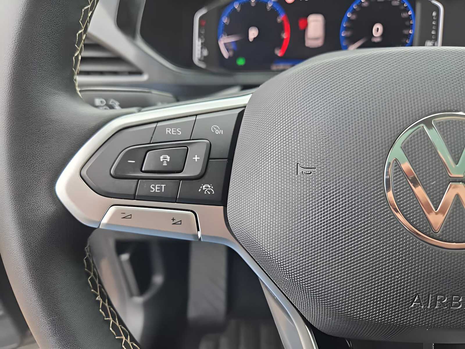 2022 Volkswagen Taos SEL photo 17