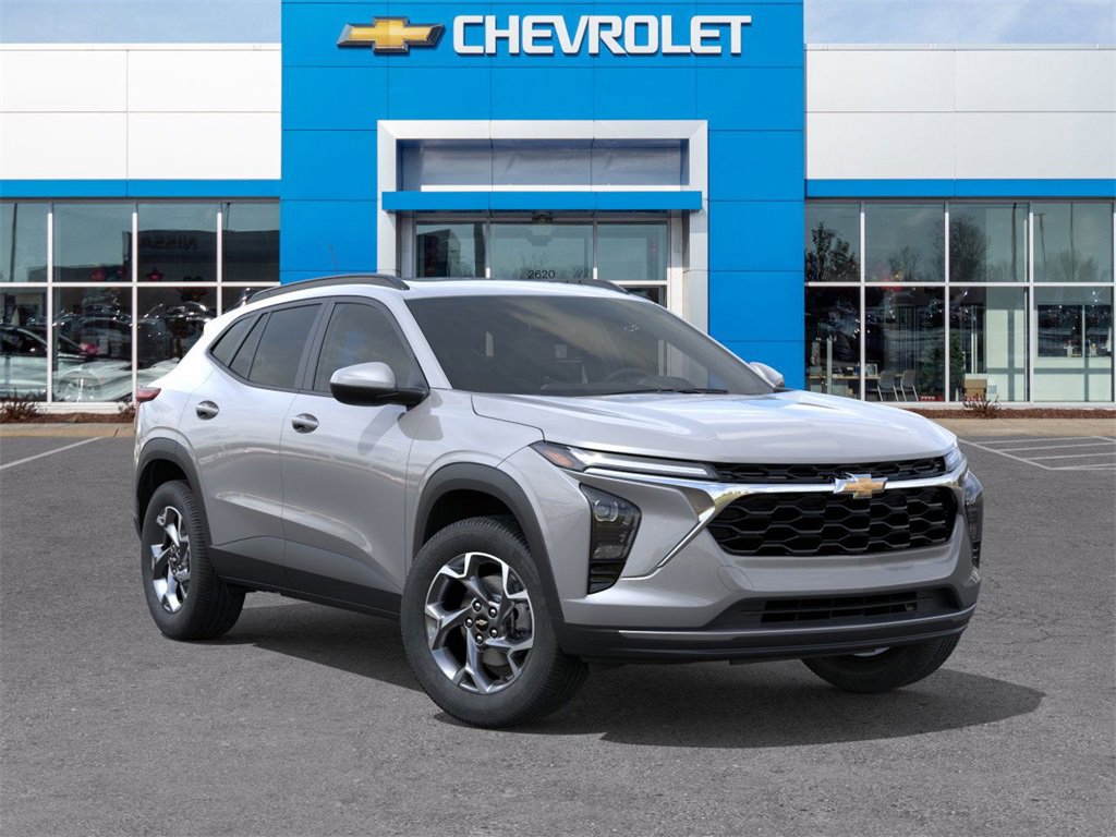 2026 Chevrolet Trax LT photo 2