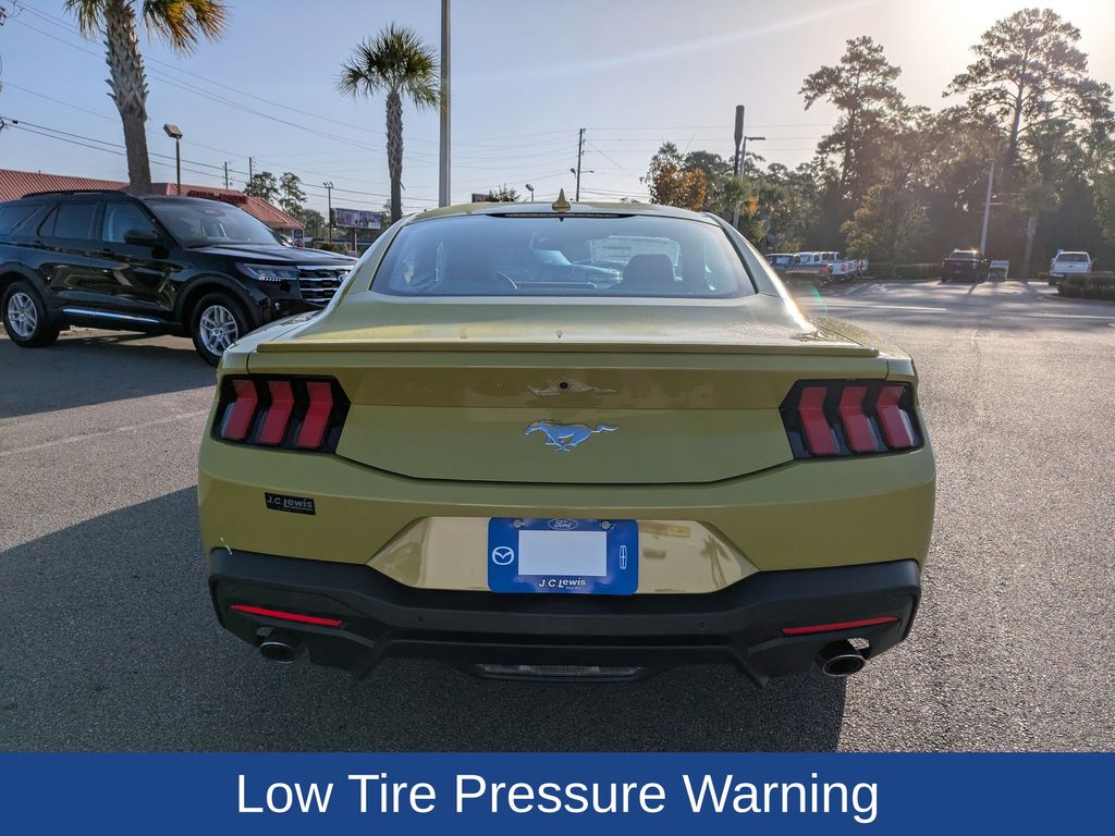2025 Ford Mustang EcoBoost Premium photo 5