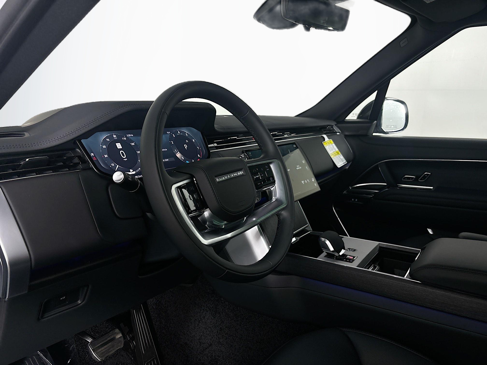 2025 Land Rover Range Rover SE photo 7