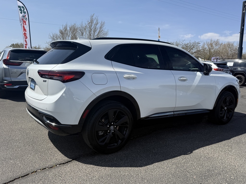 2023 Buick Envision Essence photo 5