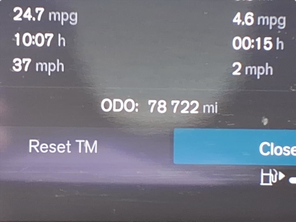 2022 Volvo XC60 B5 Momentum photo 24