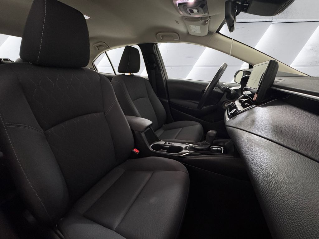 2023 Toyota Corolla LE photo 13