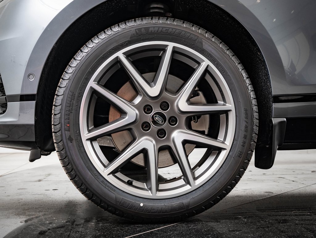 2026 Land Rover Range Rover Velar SE photo 12