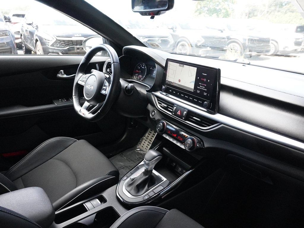 2023 Kia Forte GT-Line photo 27