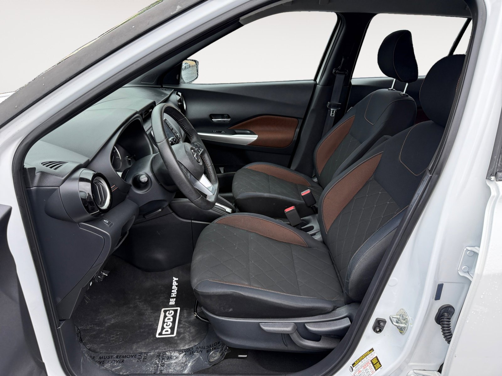 2019 Nissan Kicks SR photo 7