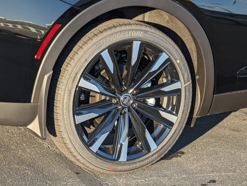 PreOwned 2024 Toyota Crown Platinum 4dr Car in Mt. Pleasant R3005519