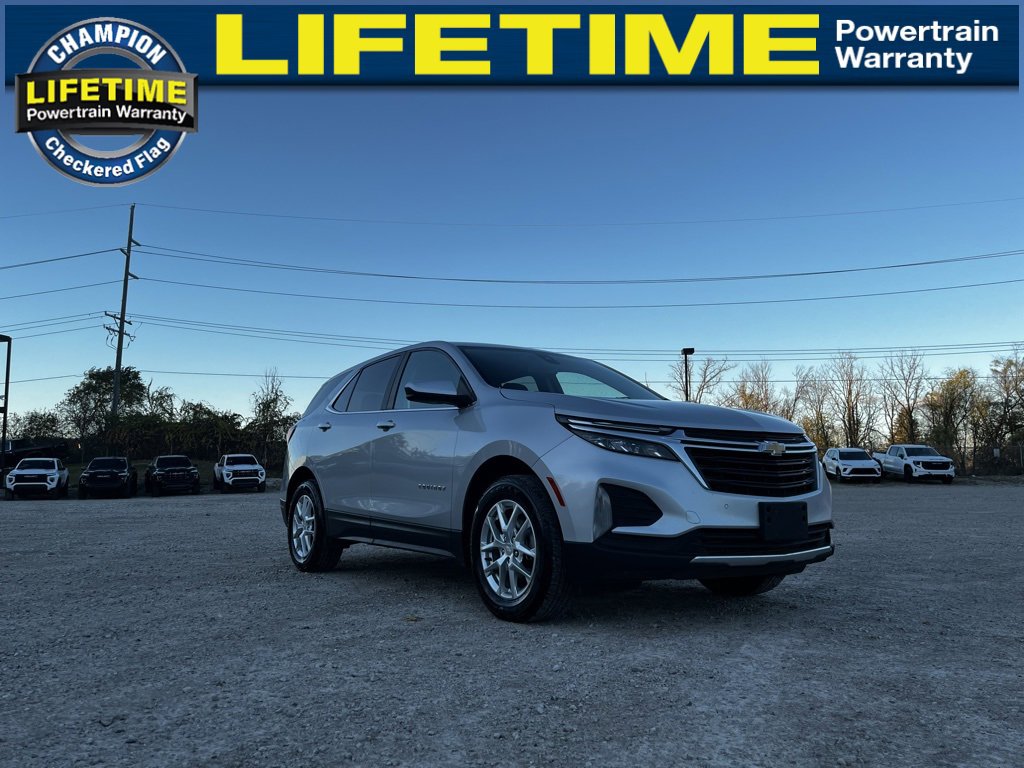 2022 Chevrolet Equinox LT photo 2