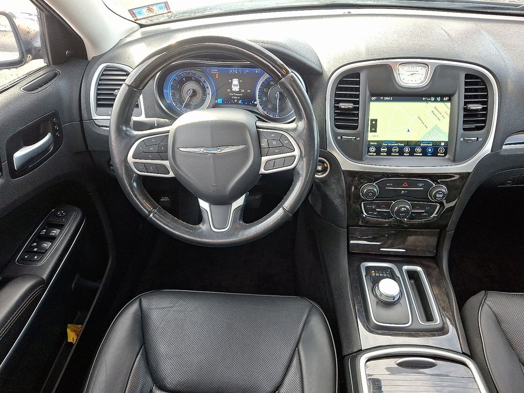 2018 Chrysler 300 Limited photo 10