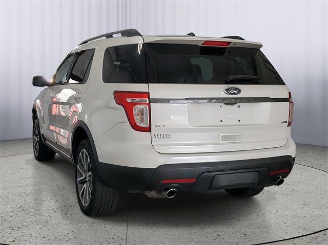 2015 Ford Explorer XLT photo 2