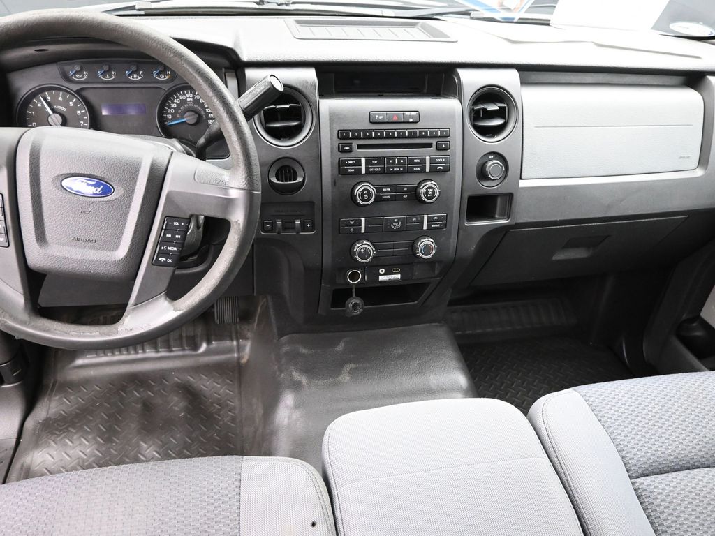 2013 Ford F-150 STX photo 10