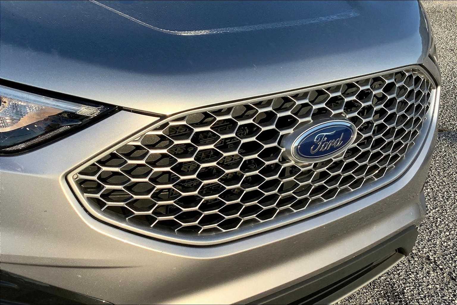 2024 Ford Edge SEL photo 28