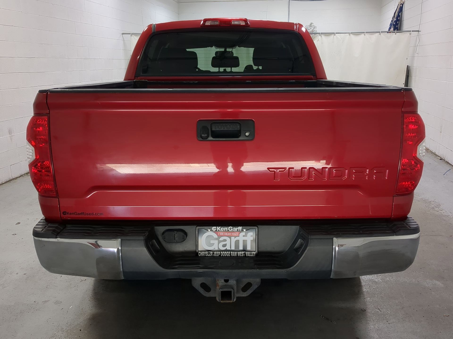 2017 Toyota Tundra SR5 photo 3