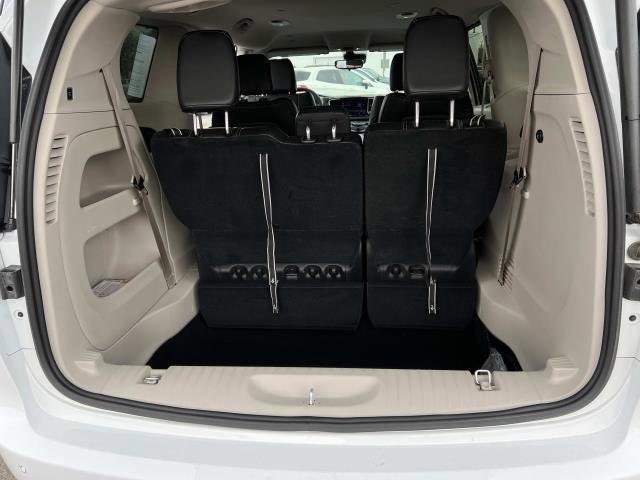 2024 Chrysler Pacifica Touring L photo 10