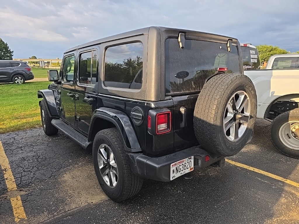 2022 Jeep Wrangler Unlimited Sahara photo 5