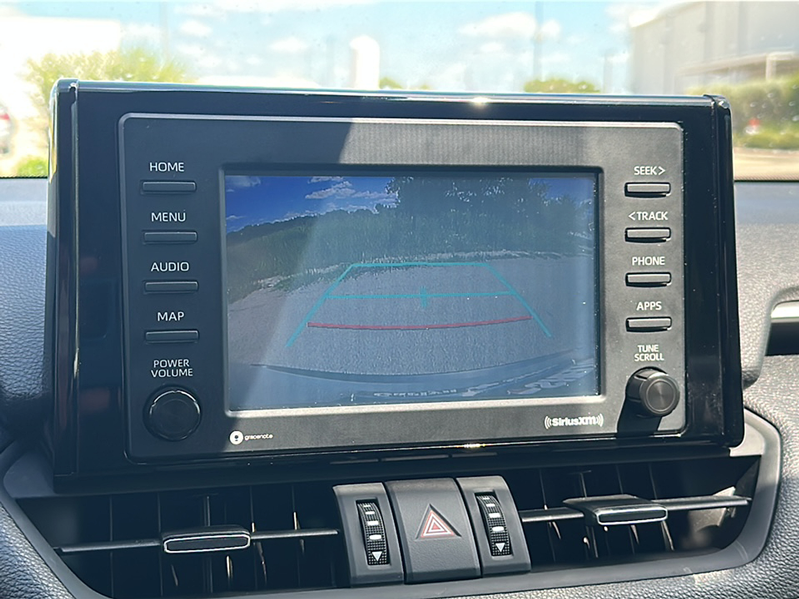 2020 Toyota RAV4 XLE Premium photo 15