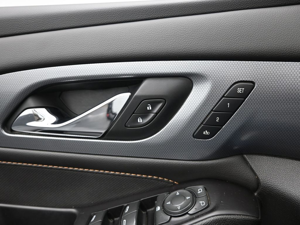 2020 Chevrolet Traverse Premier photo 14