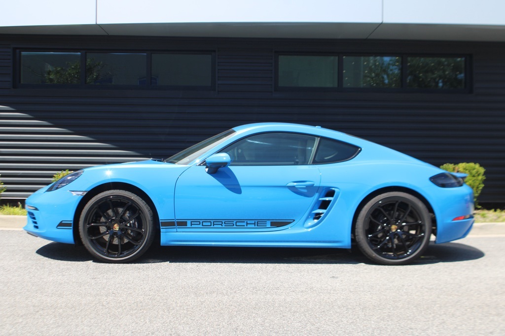 2025 Porsche Cayman photo 2
