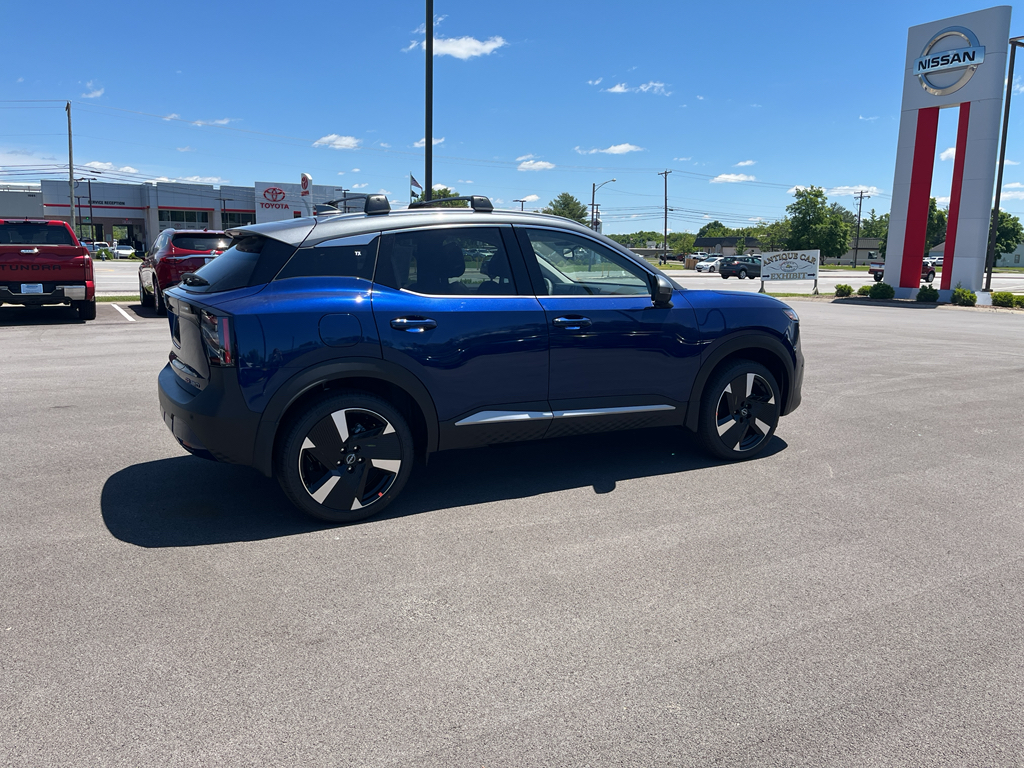 2025 Nissan Kicks SR photo 3