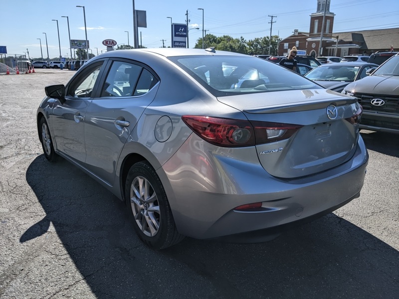2016 Mazda Mazda3 Touring photo 5