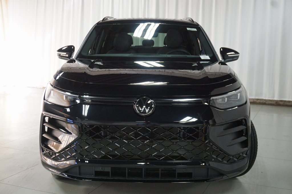 2025 Volkswagen Tiguan SE R-Line Black photo 4
