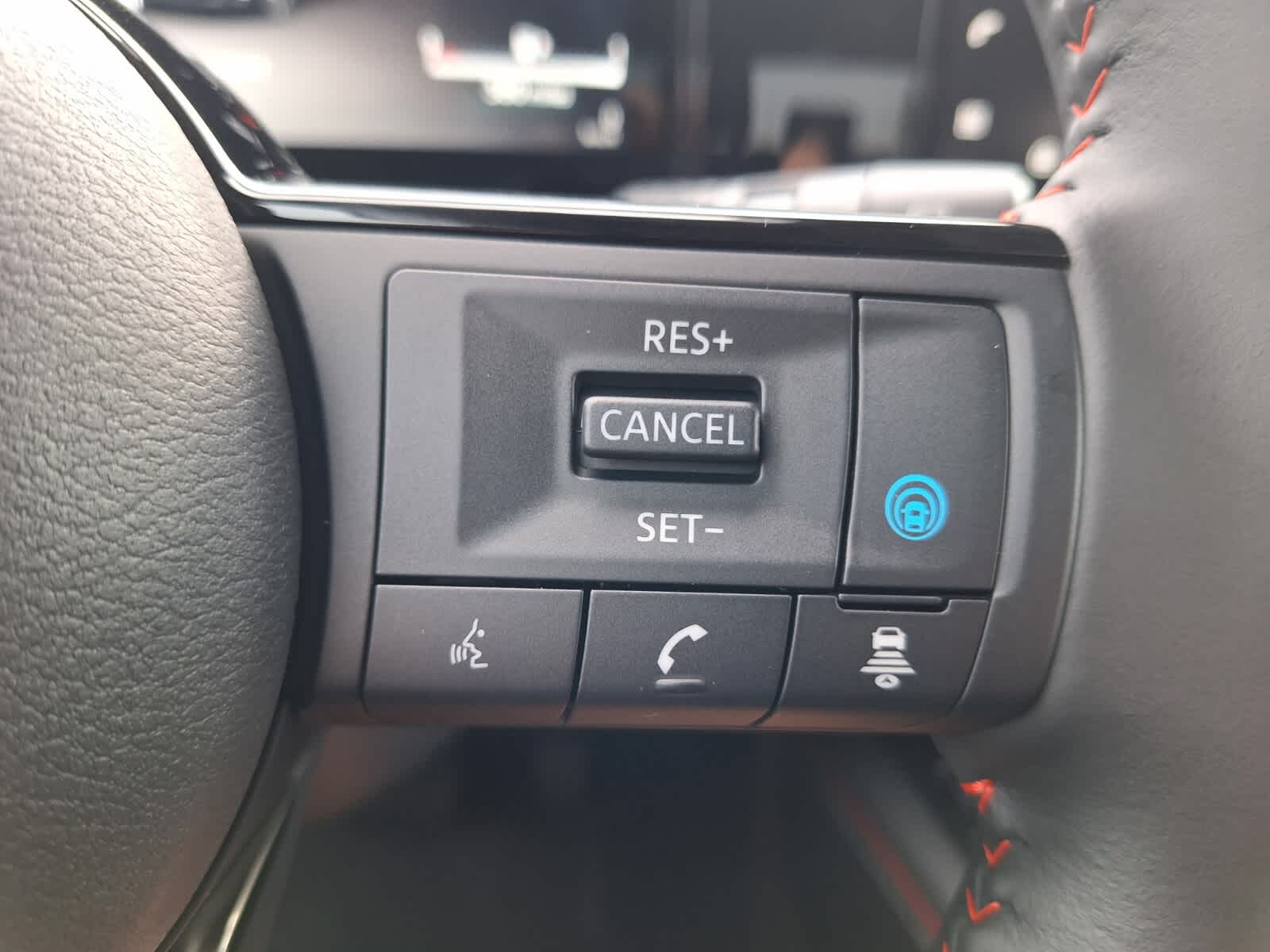 2026 Nissan Kicks SR photo 14