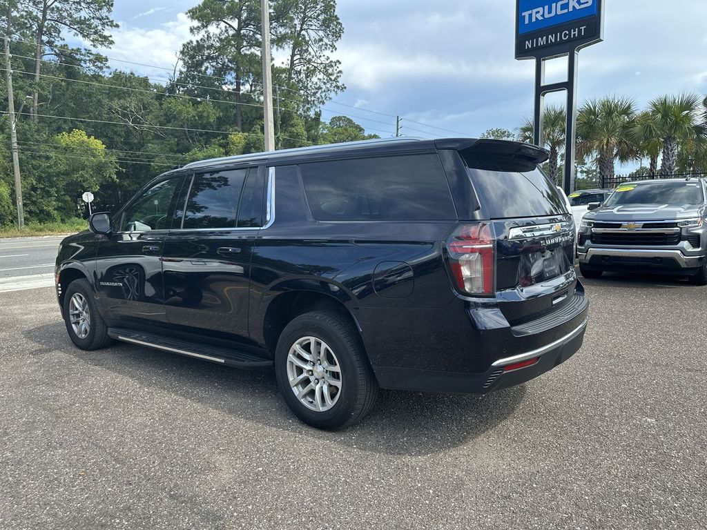 2023 Chevrolet Suburban LT photo 14