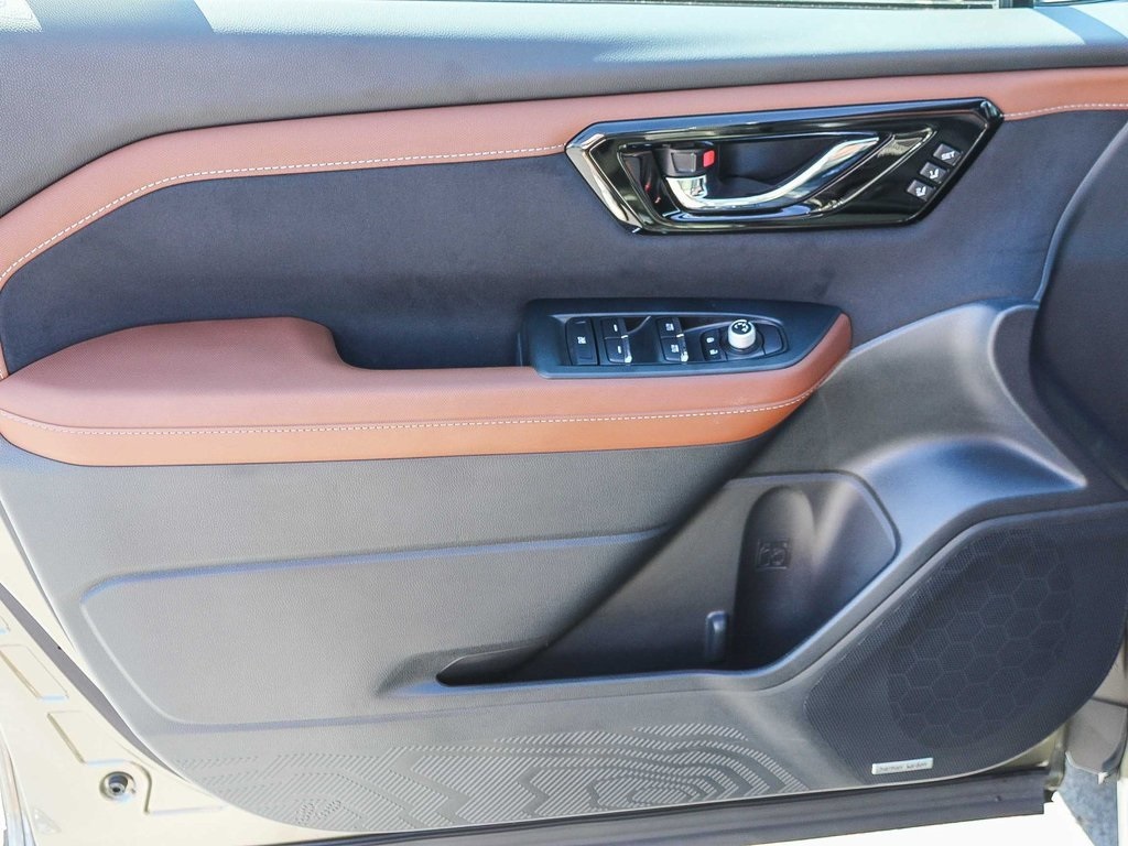 2025 Subaru Forester Touring photo 20