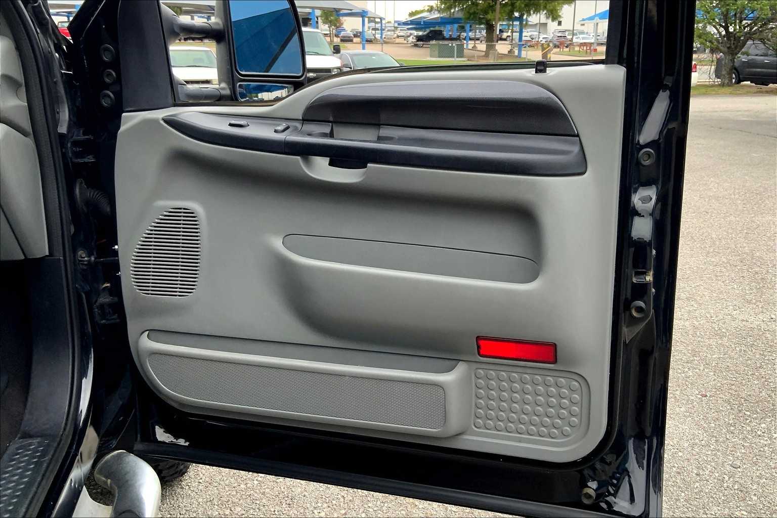 2003 Ford F-250 XLT photo 20