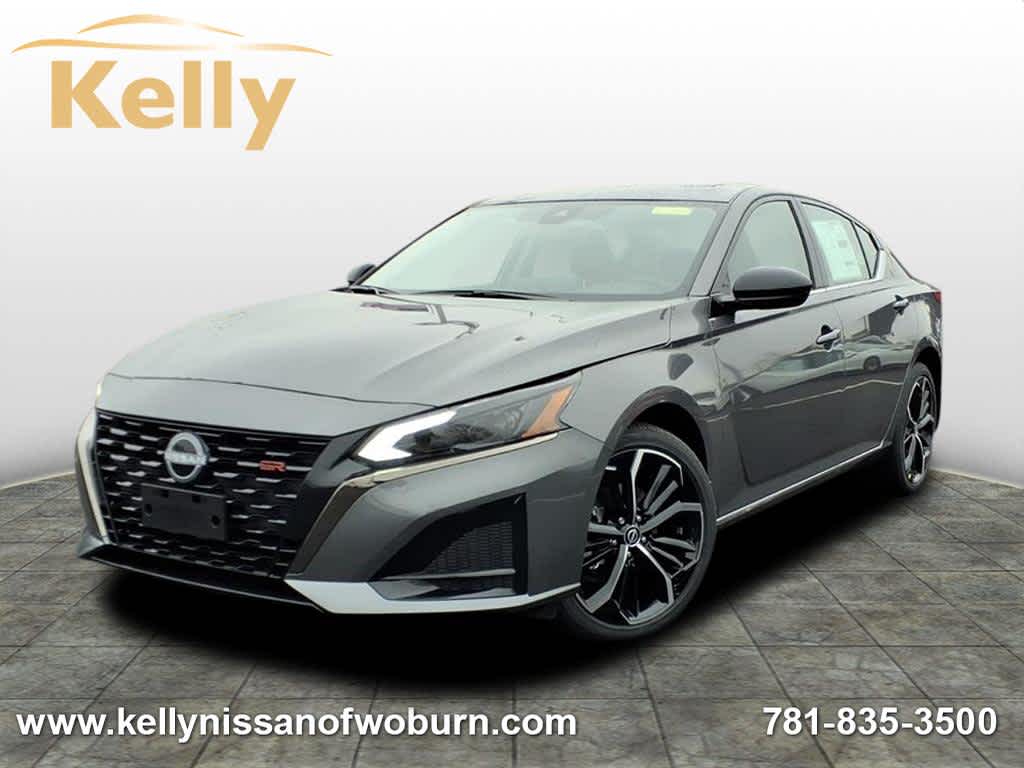 2025 Nissan Altima SR's photo