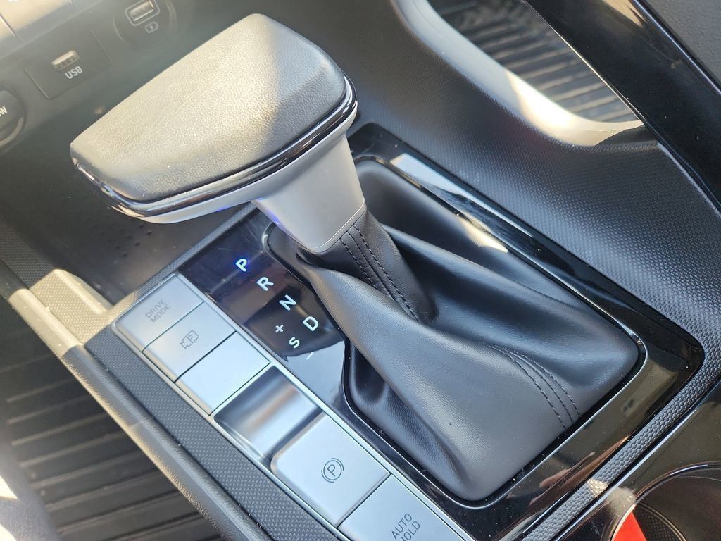 2023 Hyundai Elantra SEL photo 17