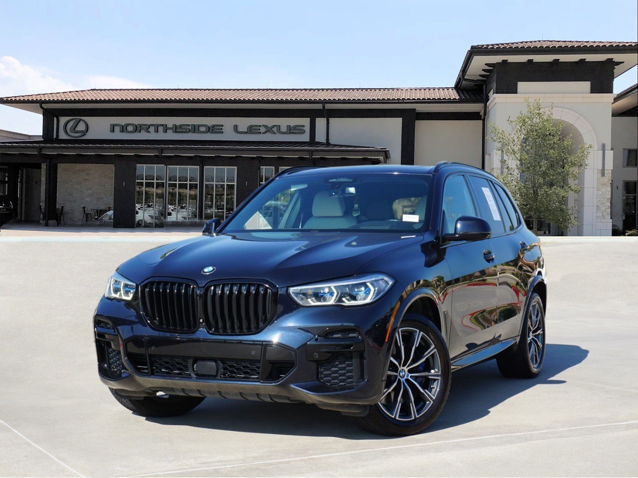 2022 BMW X5 M50i's photo
