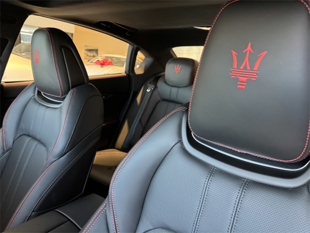 2024 Maserati Quattroporte Modena Q4 photo 17