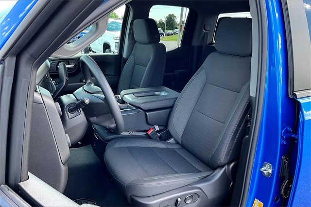 2026 Chevrolet Silverado Custom photo 9